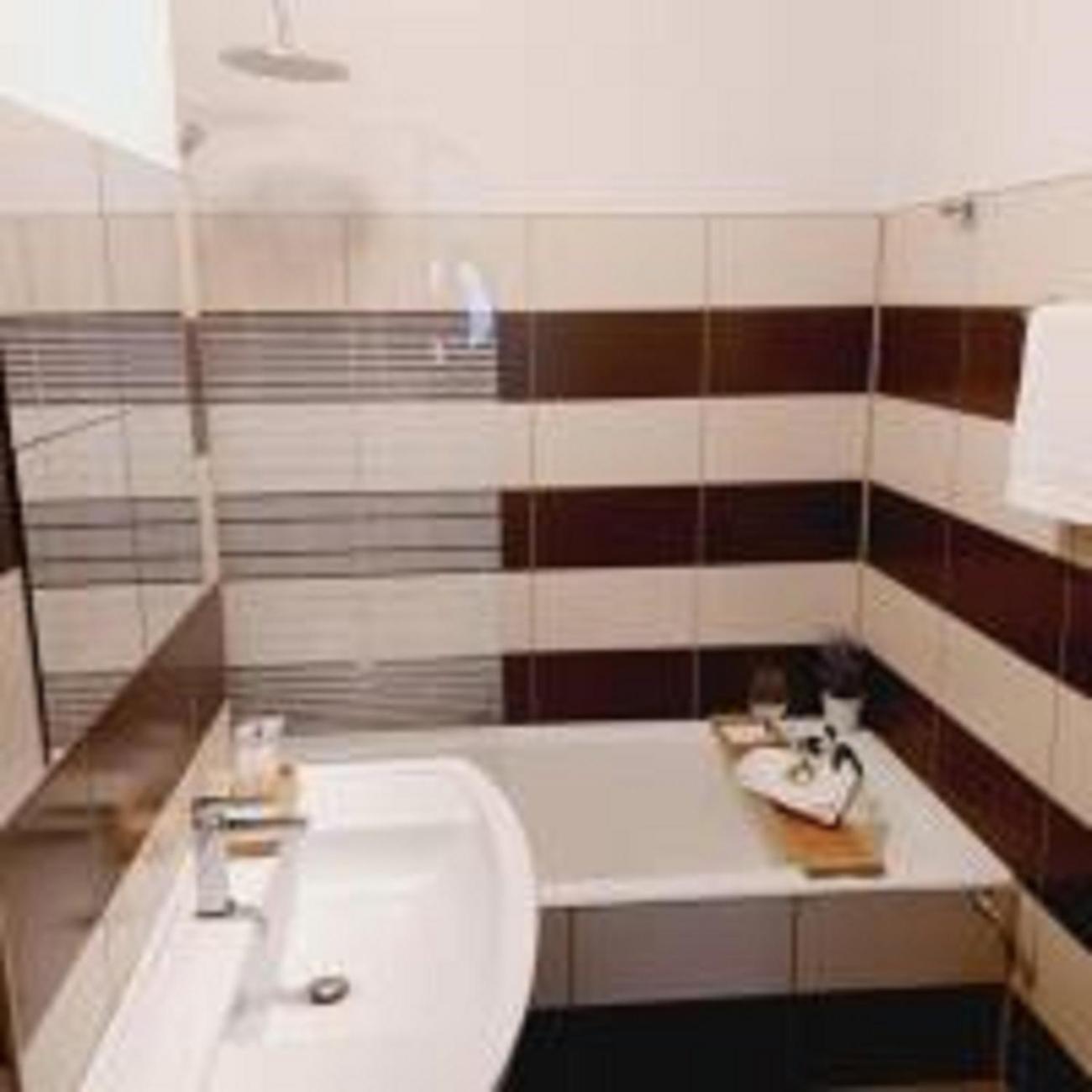 Cozy Apartment In The Center Of Bukarest Exteriör bild