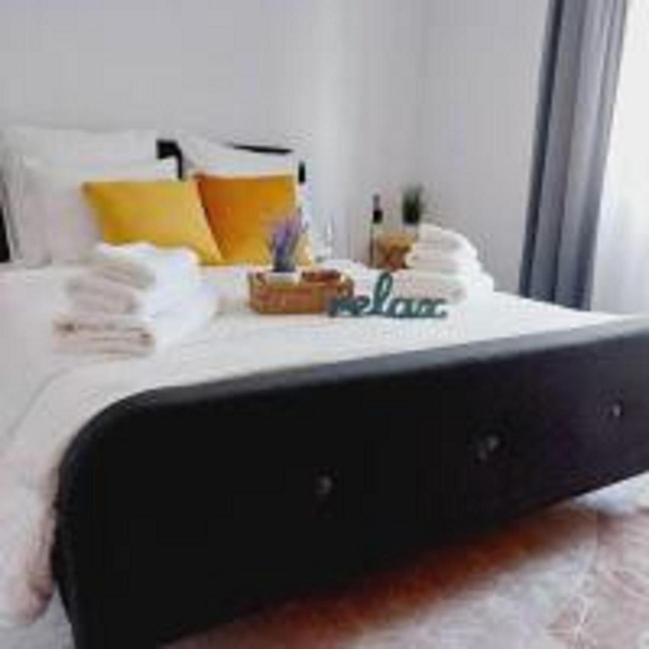 Cozy Apartment In The Center Of Bukarest Exteriör bild