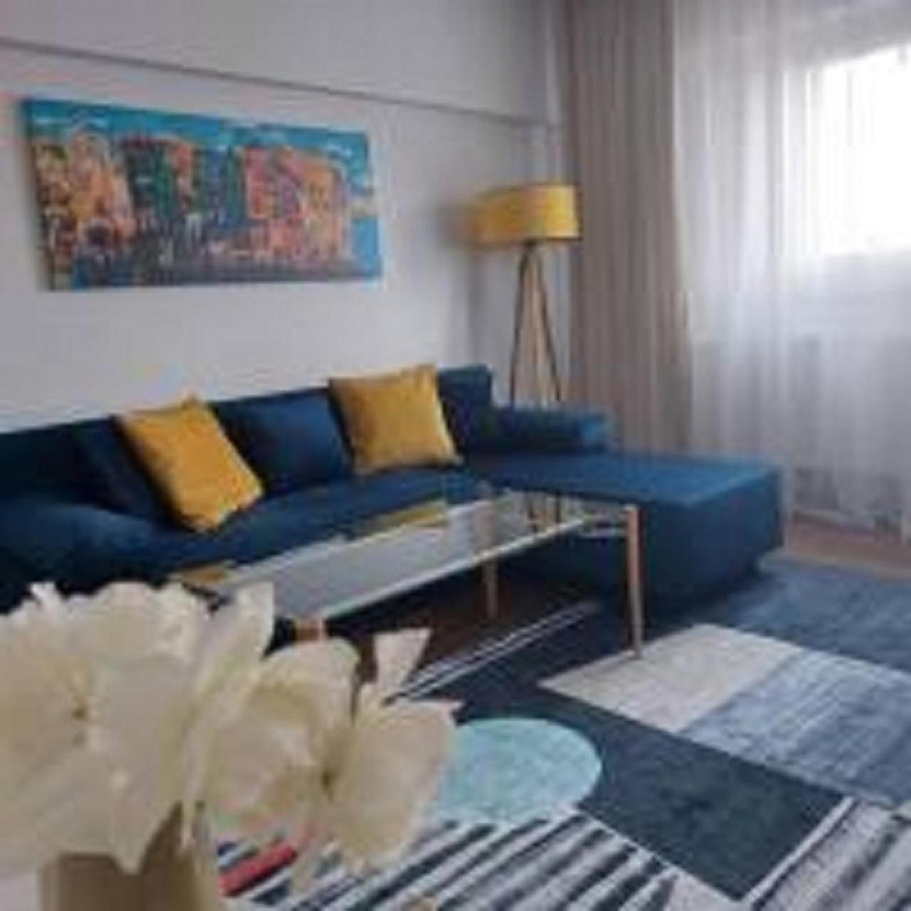 Cozy Apartment In The Center Of Bukarest Exteriör bild
