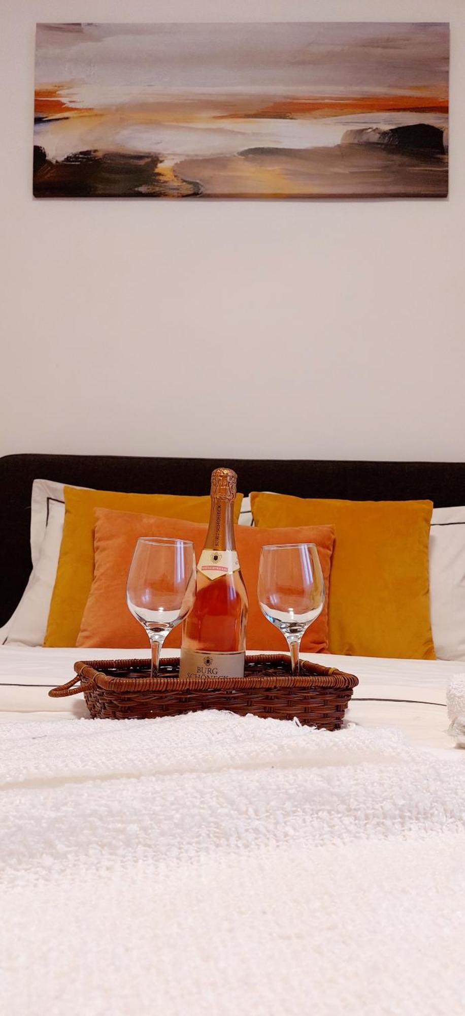 Cozy Apartment In The Center Of Bukarest Exteriör bild