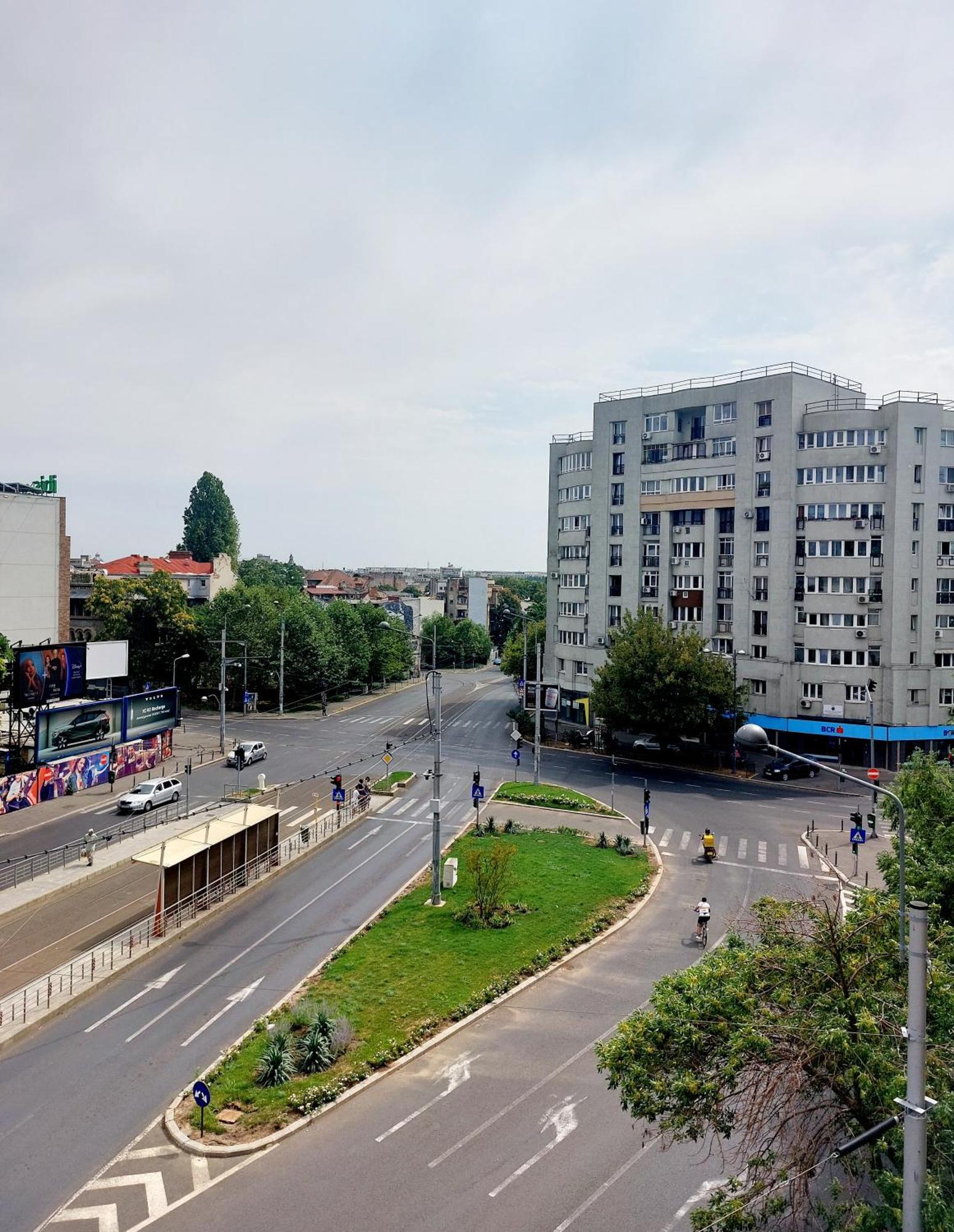 Cozy Apartment In The Center Of Bukarest Exteriör bild